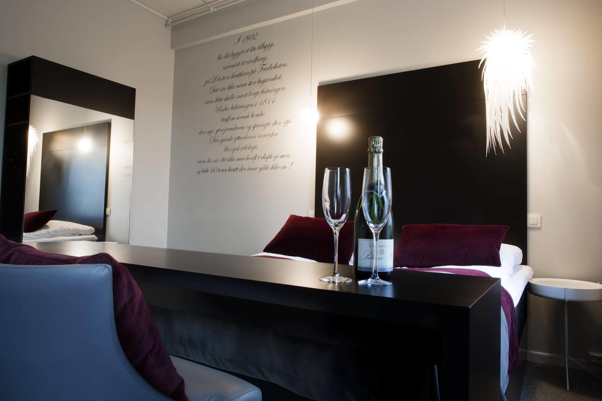 Fredriksten Hotell Халден Екстериор снимка